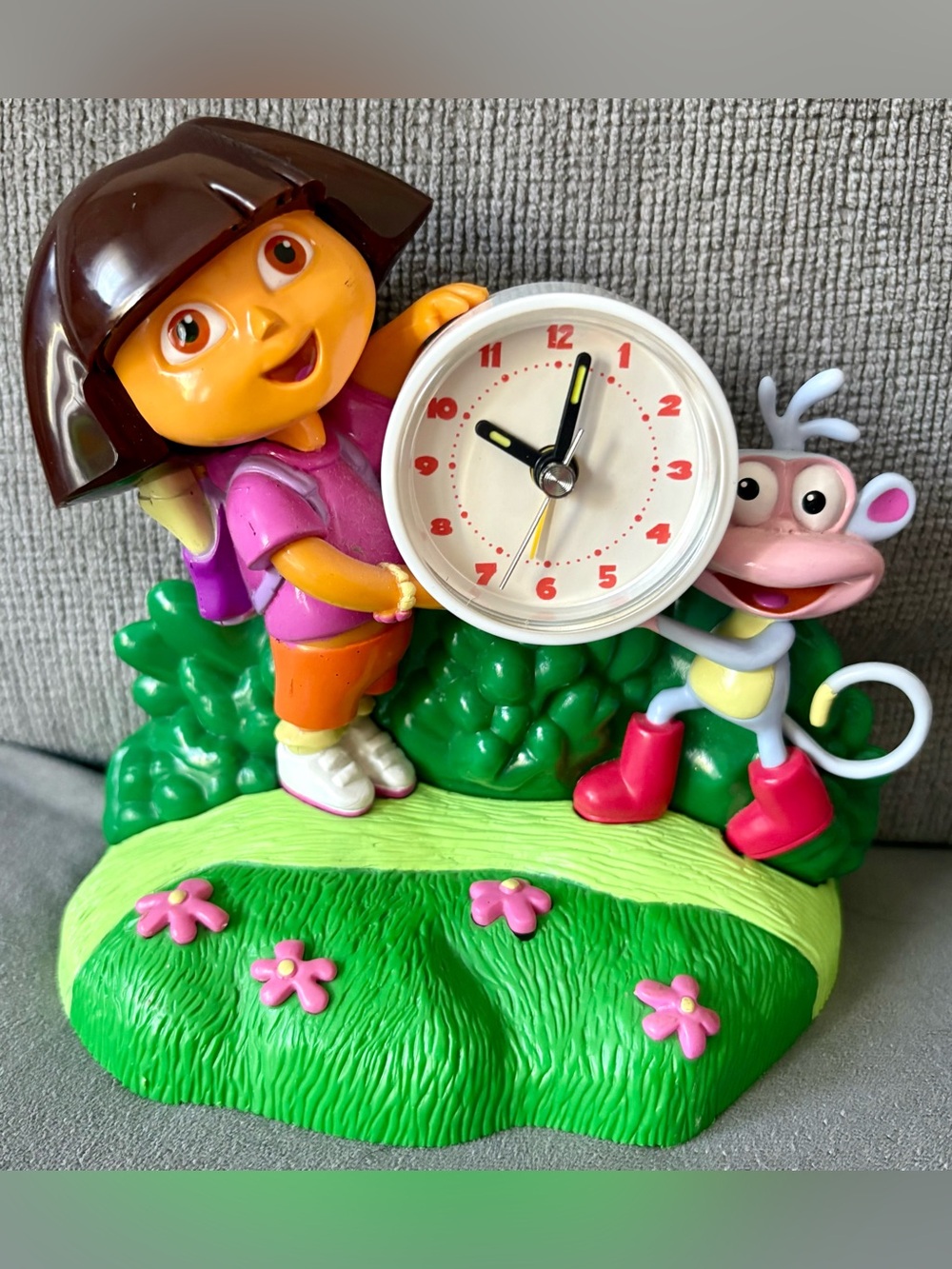Dora the Explorer & Boots Clock Battery Operated Vintage Think Tek Viacom 2003